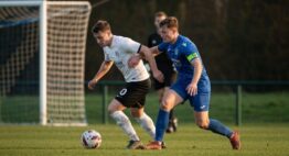 enge Deckung im Fußball