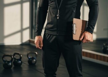 Fitnessstudio-Trainer Autoritäts-Outfit